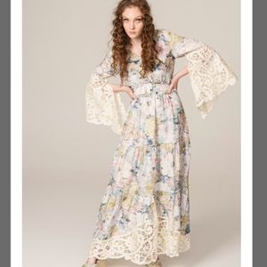 🌿Fillyboo🌿 About Melody floral maxi